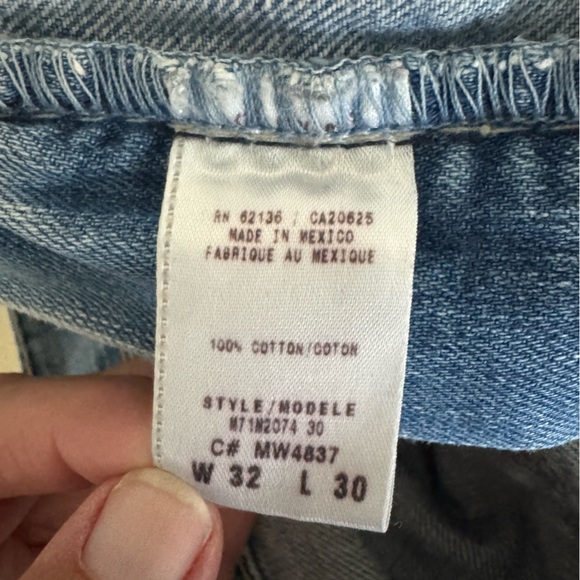 Guess 32x30 “The Cliff” Boot Cut Jeans - Picture 6 of 9